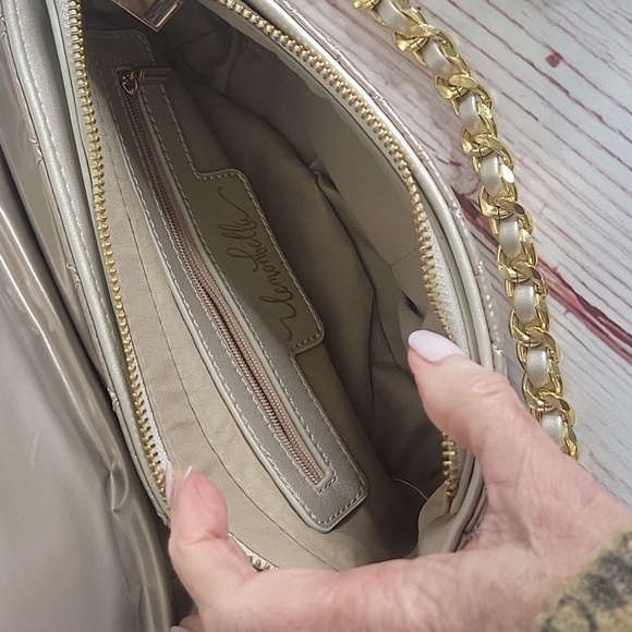 LEMONBELLA Quilted Soft Beige/Gold Metallic Crossbody Bag NWT - Picture 9 of 10